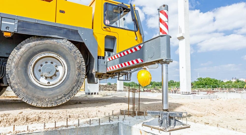 mobile crane outriggers