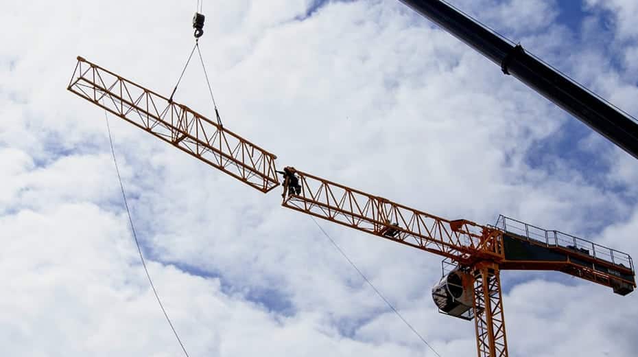 Mobile Crane vs Tower Crane