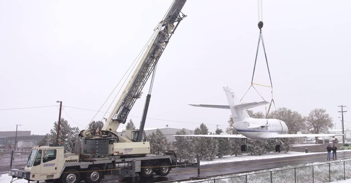 Airplane Lift